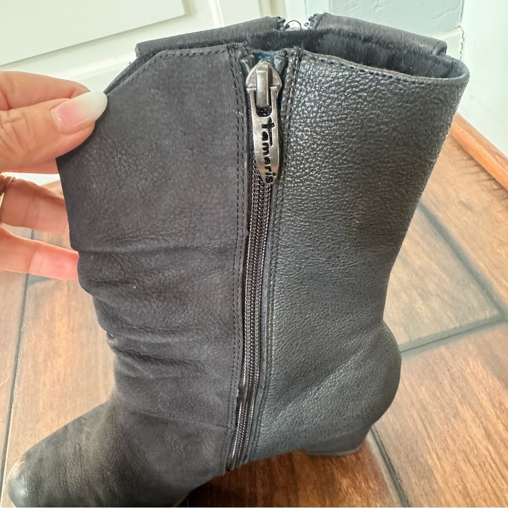 Like NEW Gorgeous Tamaris Mid Calf Black Leather Heeled Boots - Picture 7 of 9